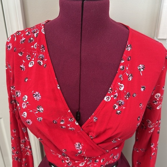 Floral wild fable cropped top - Picture 3 of 8